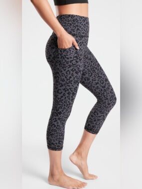 Athleta Gray Leopard Capri Leggings